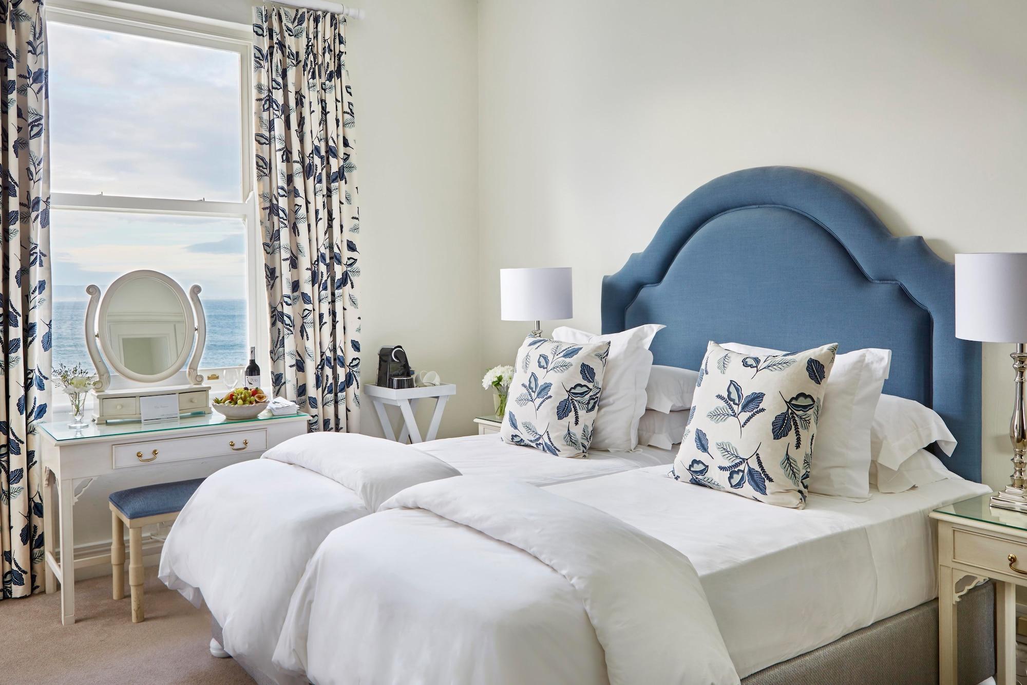 Hotel The Marine